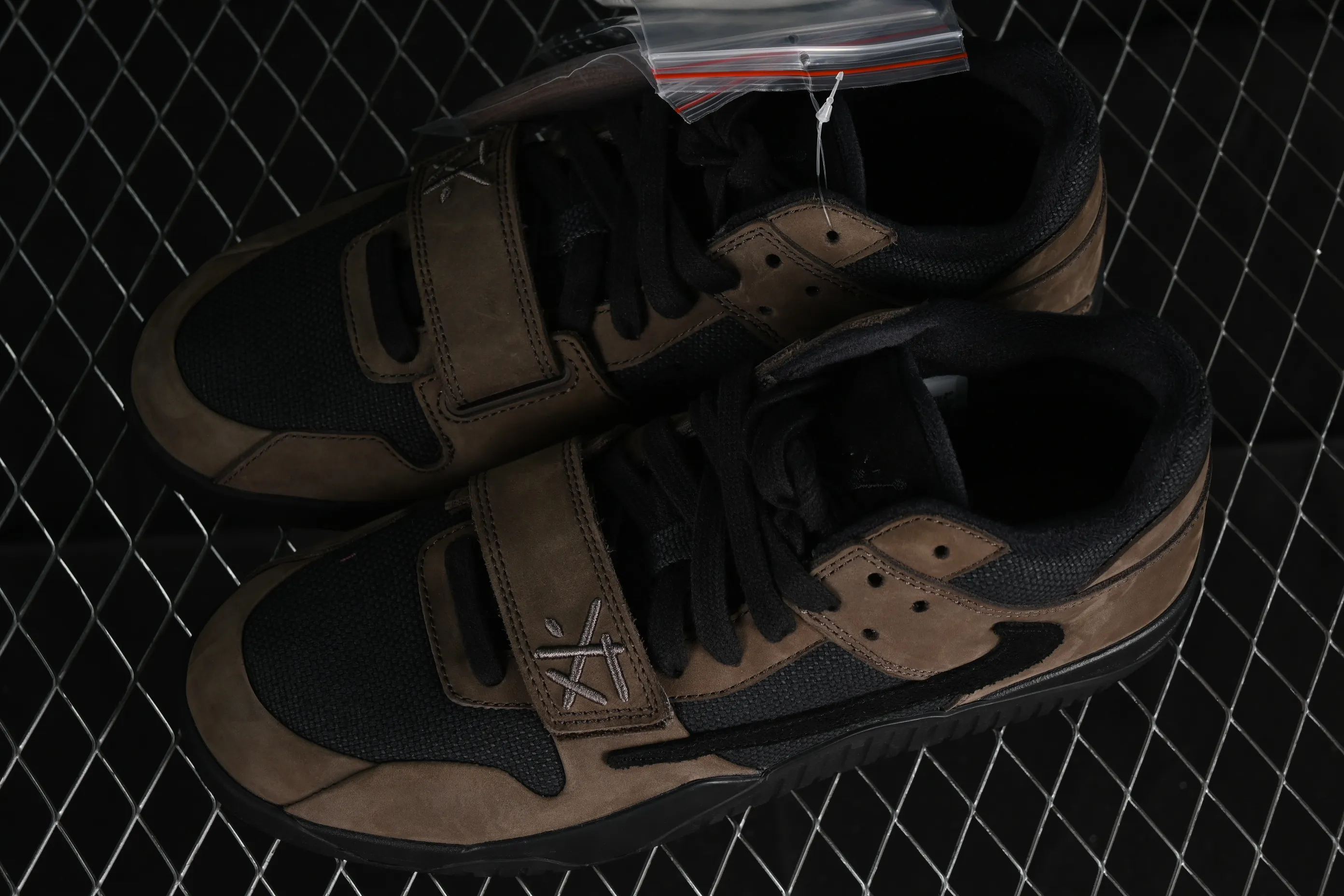All categories Air Jordan Jordan series basketball shoes Air Jordan 1 Low LW version Travis Scott x Jordan Cut The Check AJ1 Joe 1 hook and loop fashion basketball shoes FZ8117-204
